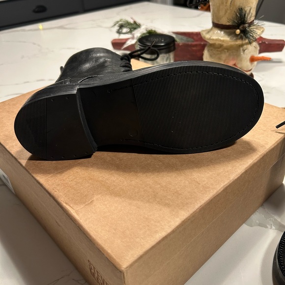 Steve Madden Dawsyn Leather Lace-Up Combat Booties, 7M, Black - Picture 5 of 5